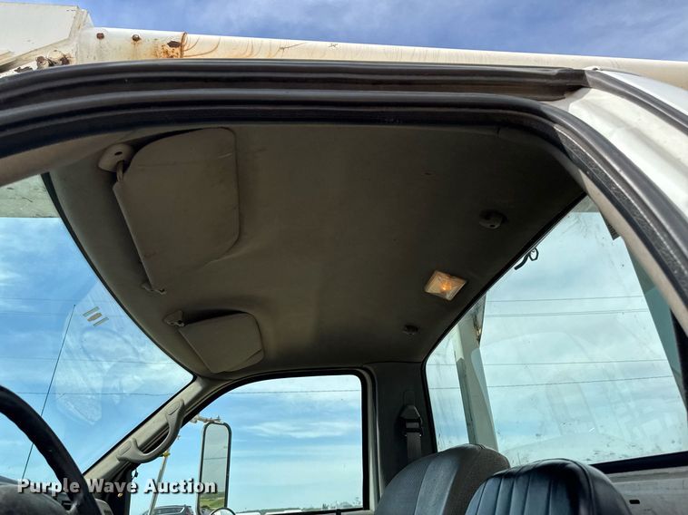 image for item DV2650 2000 Ford F650 Super Duty bucket truck