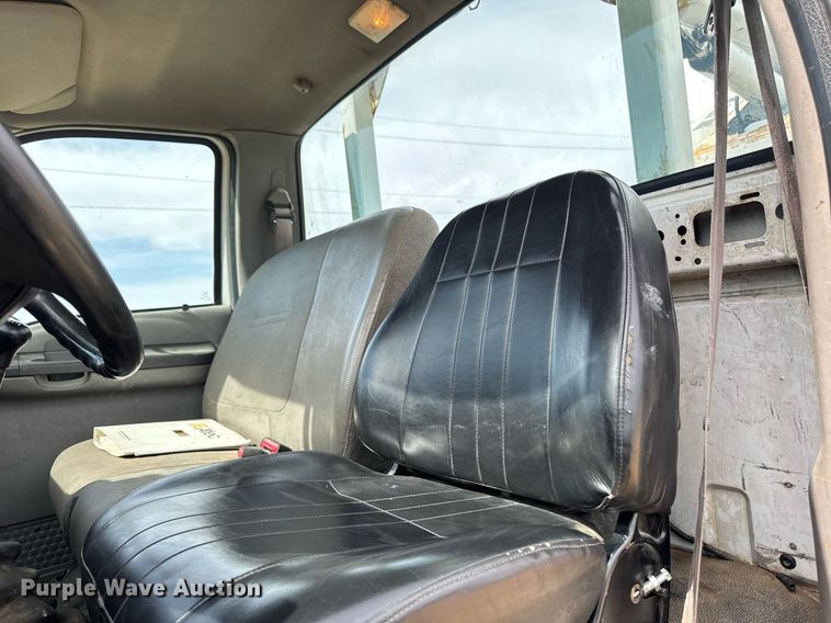 image for item DV2650 2000 Ford F650 Super Duty bucket truck