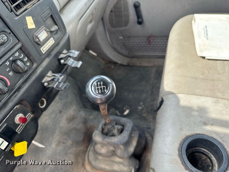 image for item DV2650 2000 Ford F650 Super Duty bucket truck