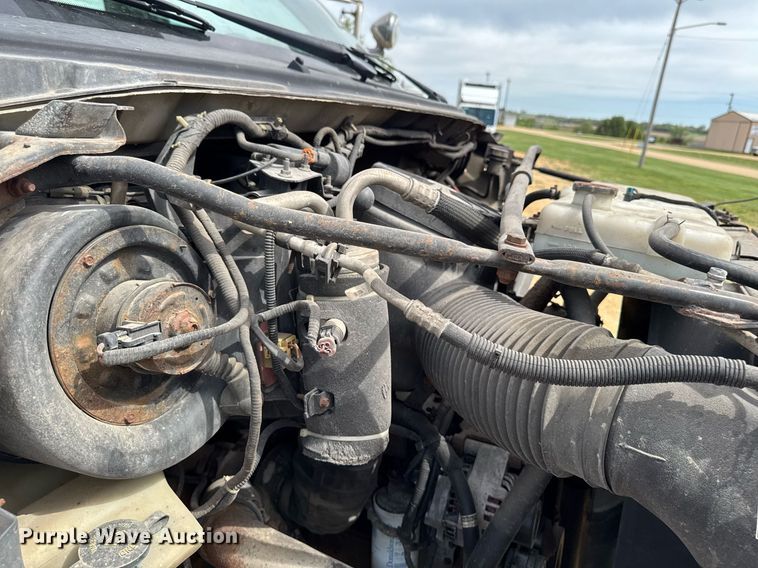 image for item DV2650 2000 Ford F650 Super Duty bucket truck