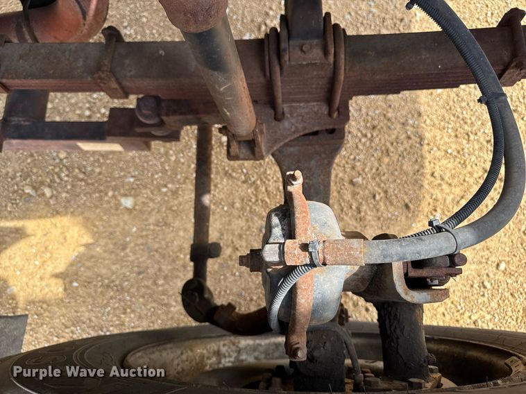 image for item DV2650 2000 Ford F650 Super Duty bucket truck