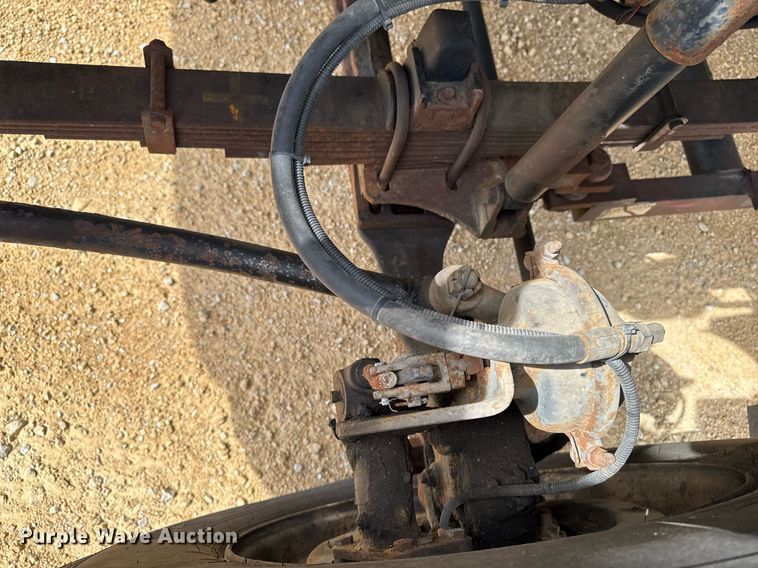 image for item DV2650 2000 Ford F650 Super Duty bucket truck