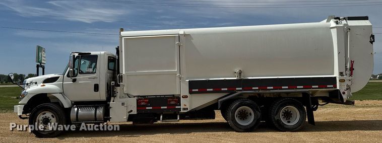 image for item DV2651 2012 International 7400 work star refuse truck