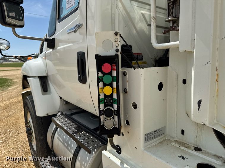 image for item DV2651 2012 International 7400 work star refuse truck