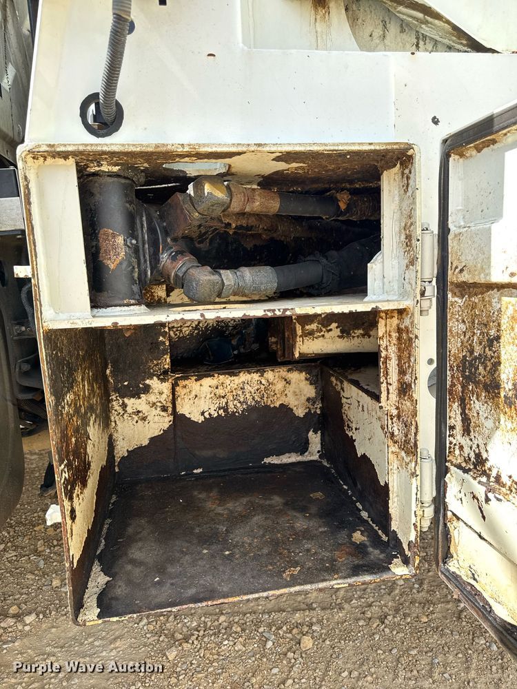 image for item DV2651 2012 International 7400 work star refuse truck