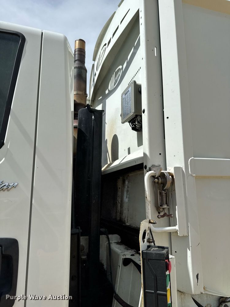 image for item DV2651 2012 International 7400 work star refuse truck