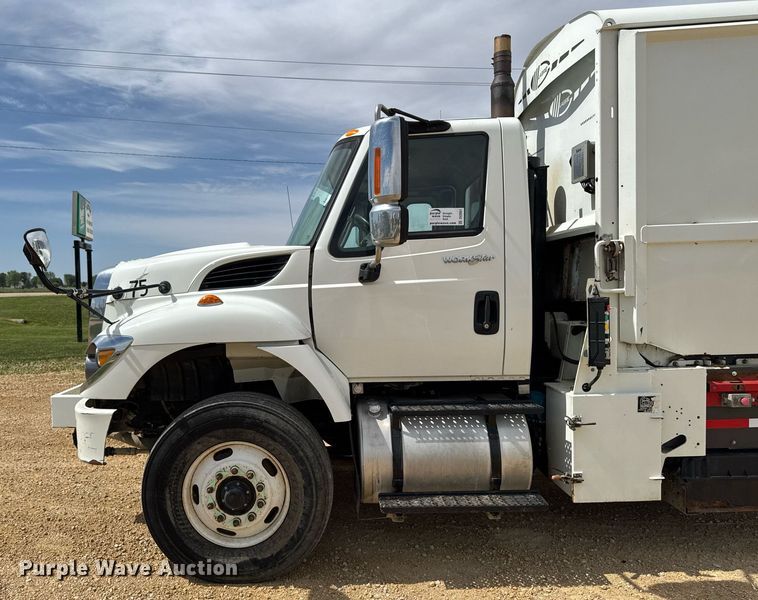image for item DV2651 2012 International 7400 work star refuse truck