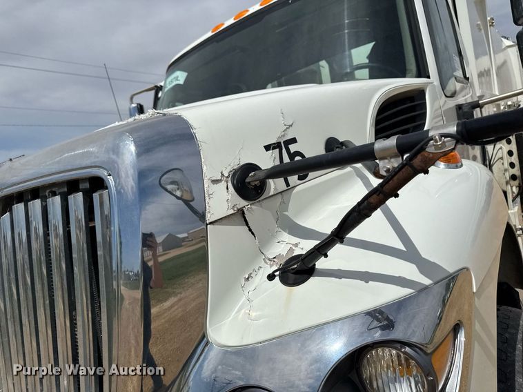 image for item DV2651 2012 International 7400 work star refuse truck