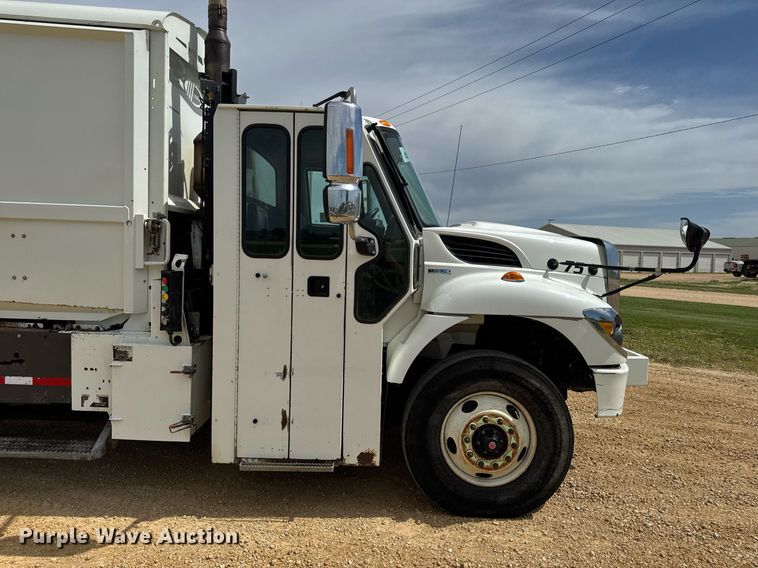 image for item DV2651 2012 International 7400 work star refuse truck