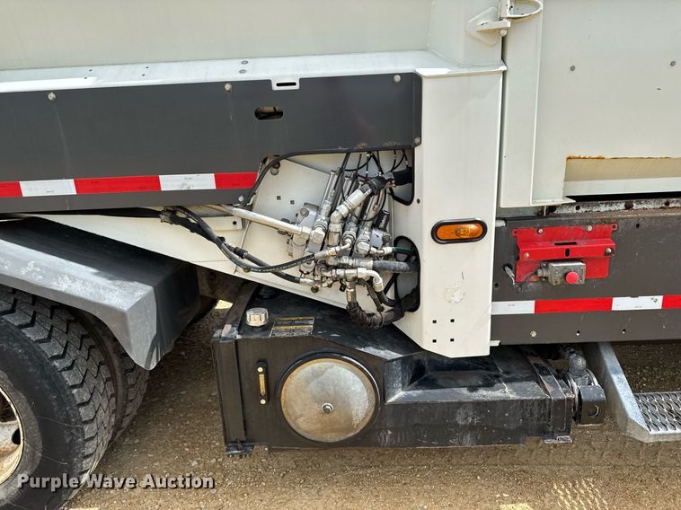 image for item DV2651 2012 International 7400 work star refuse truck