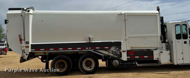 image for item DV2651 2012 International 7400 work star refuse truck