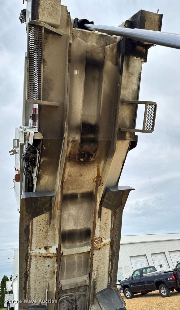 image for item DV2651 2012 International 7400 work star refuse truck