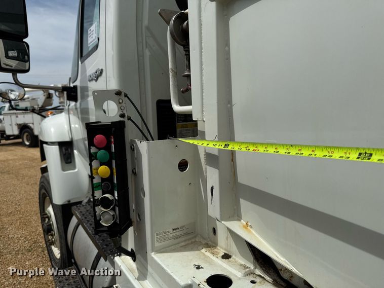 image for item DV2651 2012 International 7400 work star refuse truck