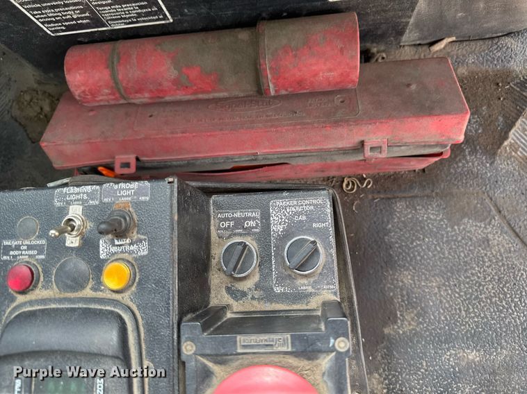 image for item DV2651 2012 International 7400 work star refuse truck