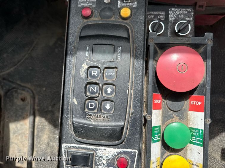 image for item DV2651 2012 International 7400 work star refuse truck