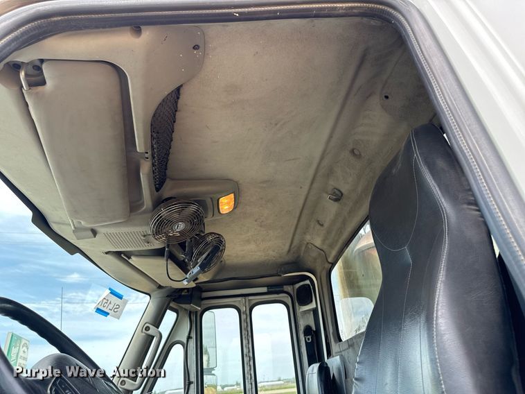 image for item DV2651 2012 International 7400 work star refuse truck