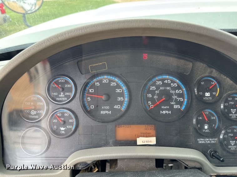 image for item DV2651 2012 International 7400 work star refuse truck