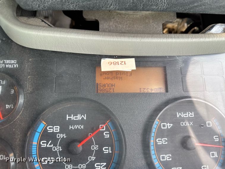 image for item DV2651 2012 International 7400 work star refuse truck