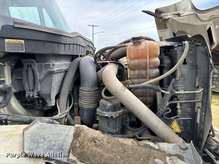 image for item DV2651 2012 International 7400 work star refuse truck