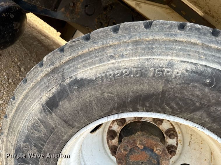 image for item DV2651 2012 International 7400 work star refuse truck