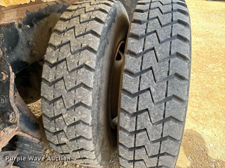 image for item DV2651 2012 International 7400 work star refuse truck