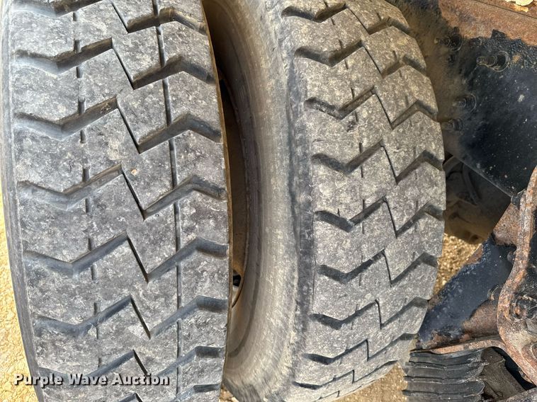 image for item DV2651 2012 International 7400 work star refuse truck