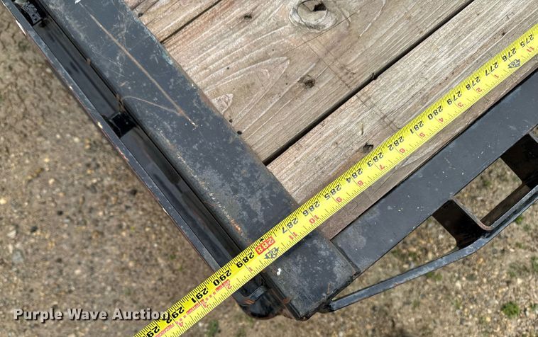 image for item DV2662 2021 Lamar F8022427 equipment trailer