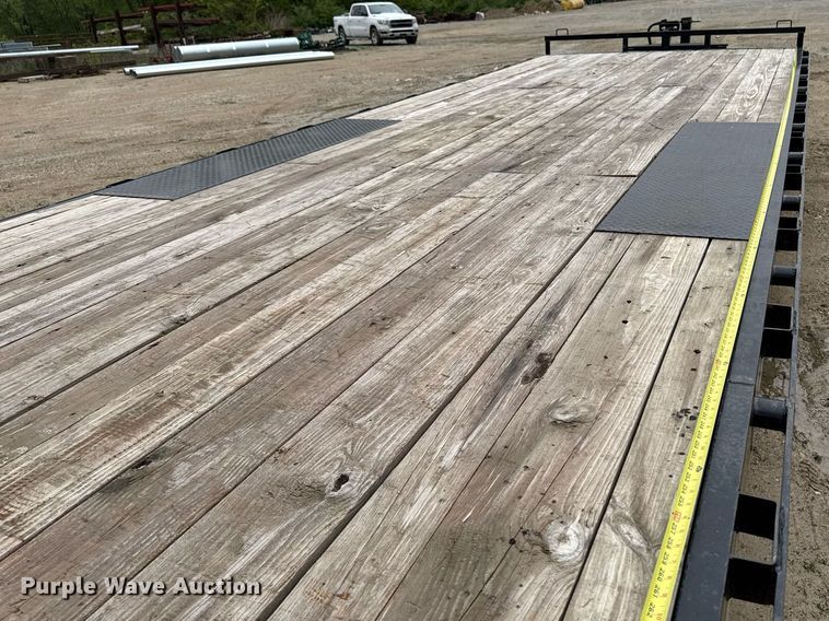 image for item DV2662 2021 Lamar F8022427 equipment trailer