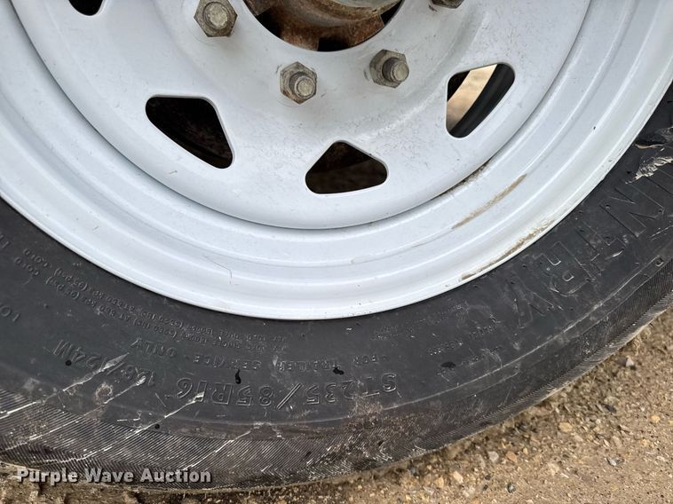 image for item DV2662 2021 Lamar F8022427 equipment trailer