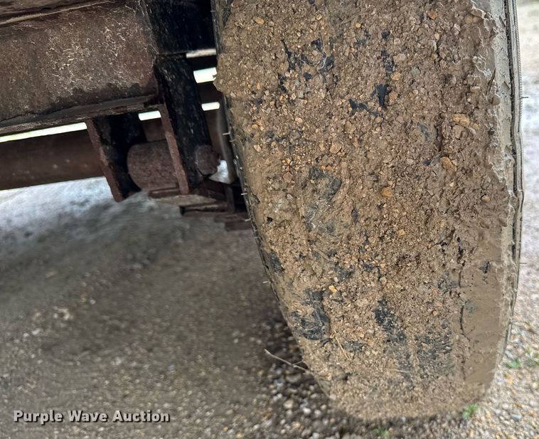 image for item DV2662 2021 Lamar F8022427 equipment trailer