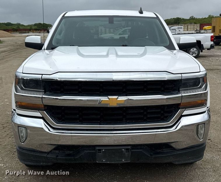 image for item DV2665 2017 Chevrolet Silverado LT Crew Cab pickup truck