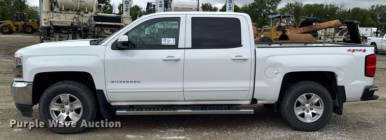 image for item DV2665 2017 Chevrolet Silverado LT Crew Cab pickup truck