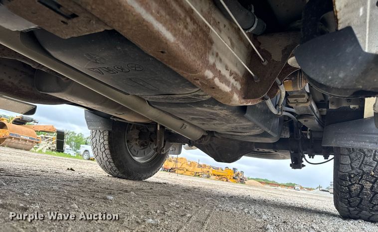 image for item DV2665 2017 Chevrolet Silverado LT Crew Cab pickup truck