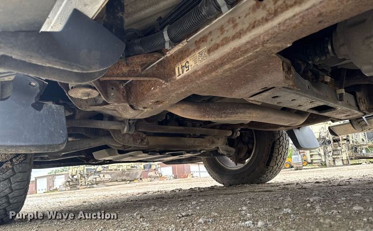 image for item DV2665 2017 Chevrolet Silverado LT Crew Cab pickup truck