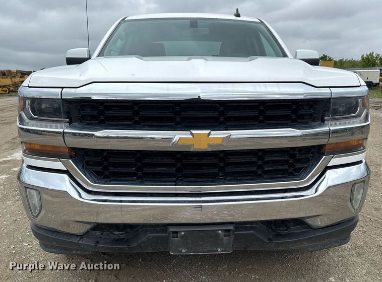 image for item DV2665 2017 Chevrolet Silverado LT Crew Cab pickup truck