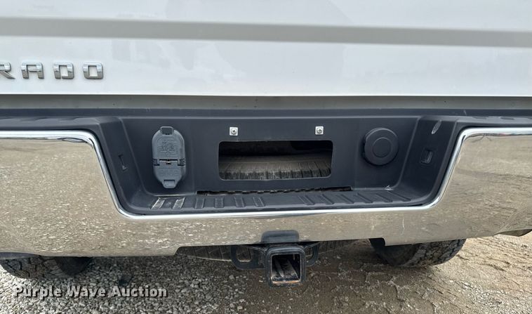 image for item DV2665 2017 Chevrolet Silverado LT Crew Cab pickup truck