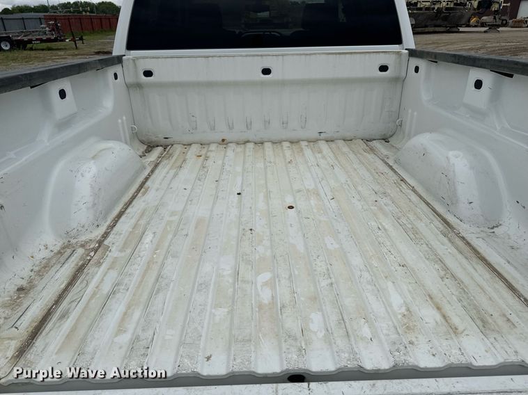 image for item DV2665 2017 Chevrolet Silverado LT Crew Cab pickup truck