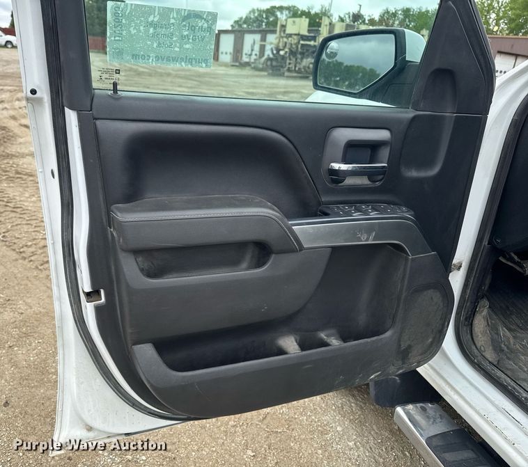 image for item DV2665 2017 Chevrolet Silverado LT Crew Cab pickup truck