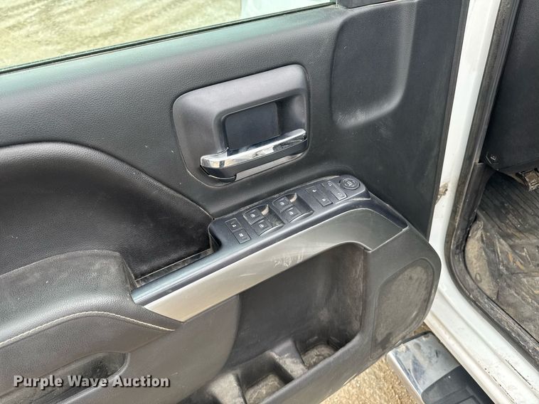 image for item DV2665 2017 Chevrolet Silverado LT Crew Cab pickup truck