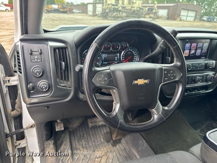 image for item DV2665 2017 Chevrolet Silverado LT Crew Cab pickup truck