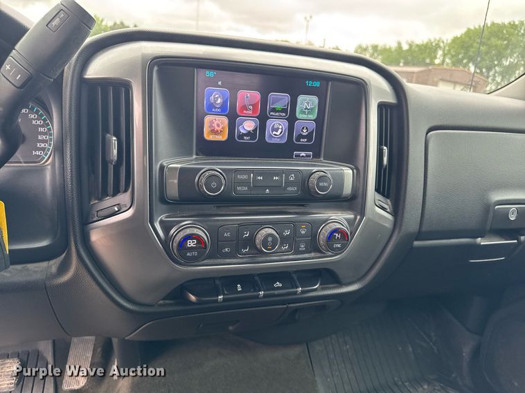 image for item DV2665 2017 Chevrolet Silverado LT Crew Cab pickup truck