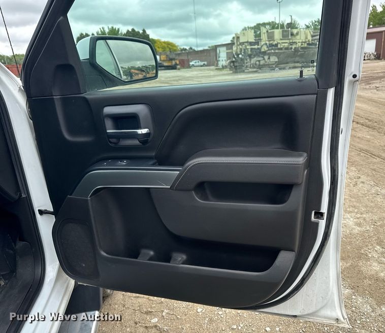 image for item DV2665 2017 Chevrolet Silverado LT Crew Cab pickup truck