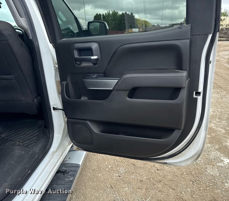 image for item DV2665 2017 Chevrolet Silverado LT Crew Cab pickup truck