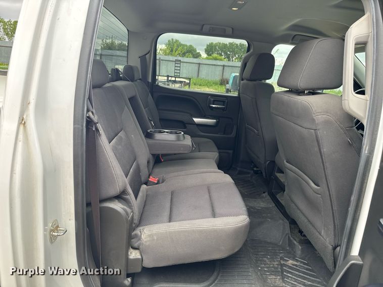 image for item DV2665 2017 Chevrolet Silverado LT Crew Cab pickup truck