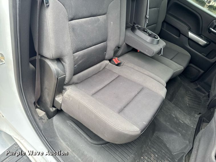 image for item DV2665 2017 Chevrolet Silverado LT Crew Cab pickup truck