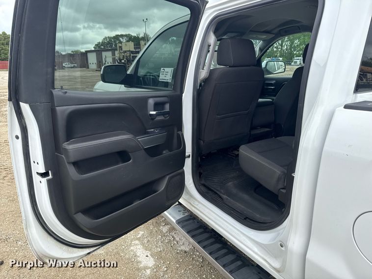 image for item DV2665 2017 Chevrolet Silverado LT Crew Cab pickup truck