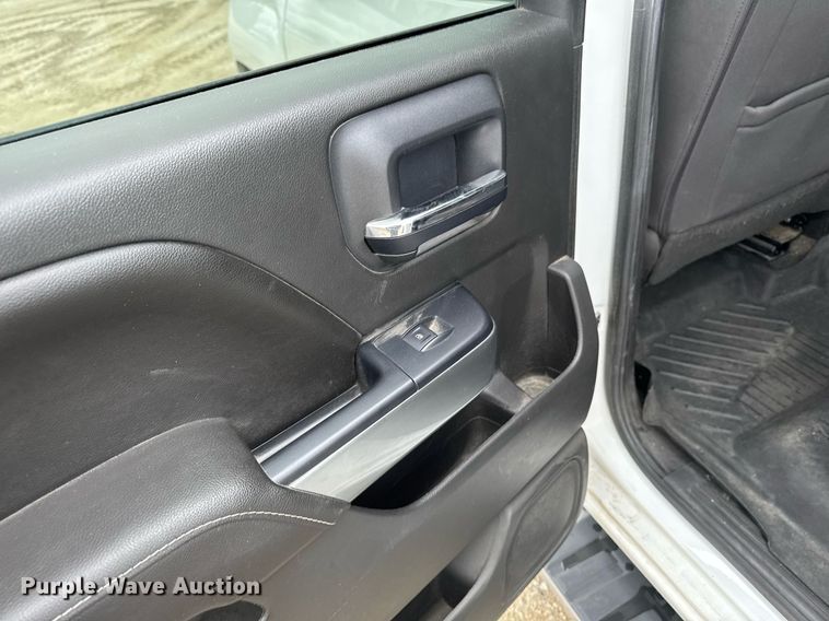 image for item DV2665 2017 Chevrolet Silverado LT Crew Cab pickup truck