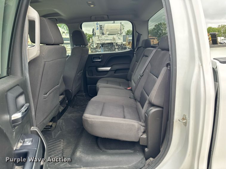 image for item DV2665 2017 Chevrolet Silverado LT Crew Cab pickup truck