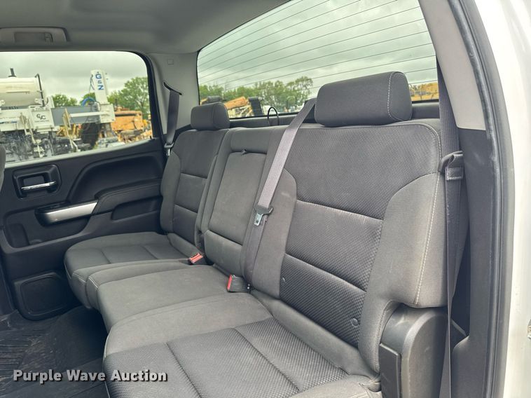 image for item DV2665 2017 Chevrolet Silverado LT Crew Cab pickup truck