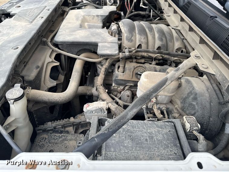 image for item DV2665 2017 Chevrolet Silverado LT Crew Cab pickup truck